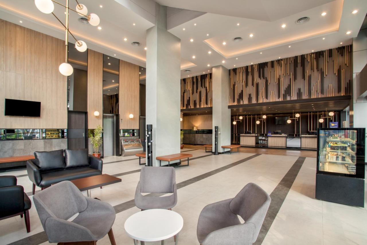 Ibis Pontianak City Center Exteriér fotografie