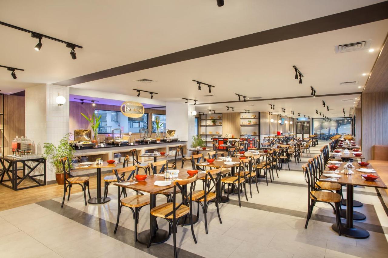 Ibis Pontianak City Center Exteriér fotografie
